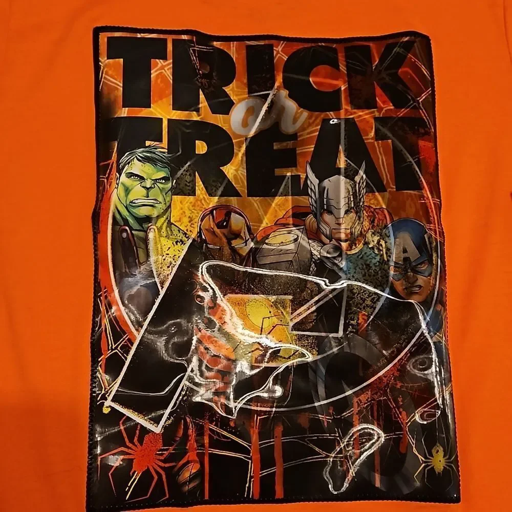 Marvel  Avengers Holographic Halloween Orange T-Shirt boys size Large NWT